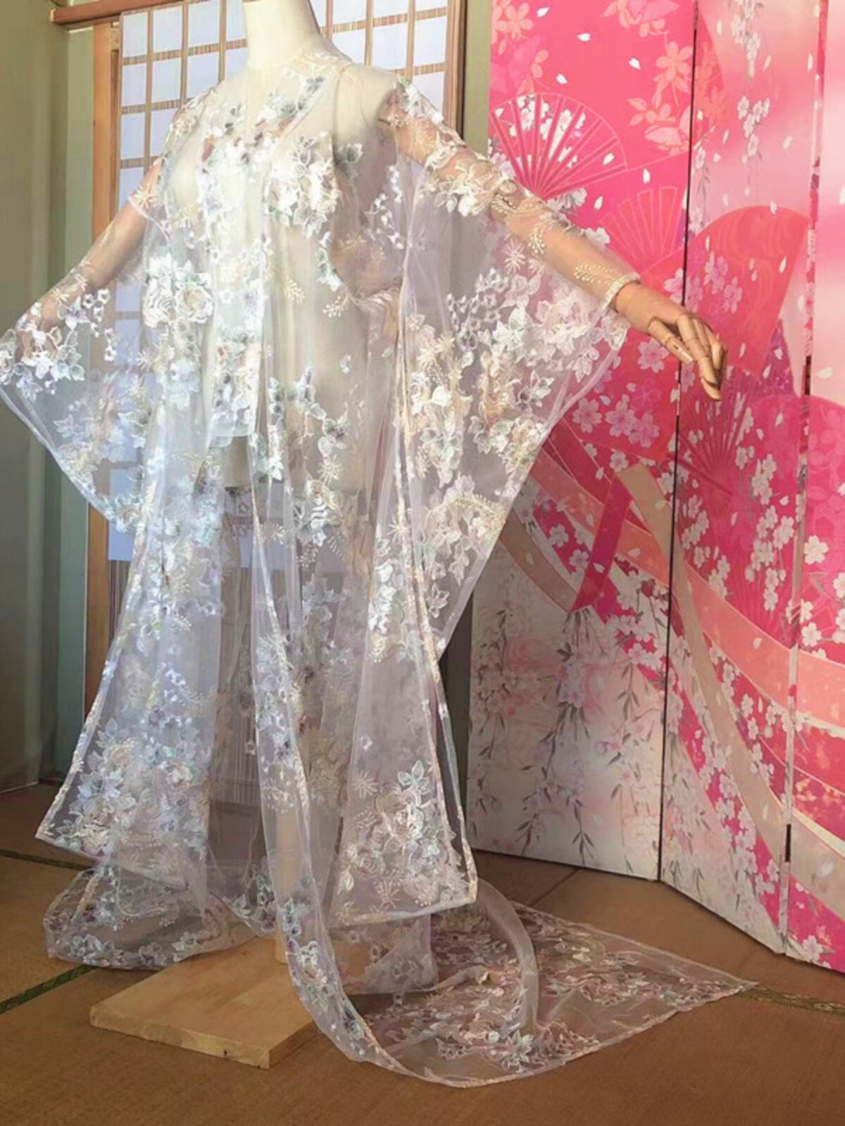 كيمونو طويل بتصميم ياباني مع ت - مراجعة Kimono Sheer Floral وسعره